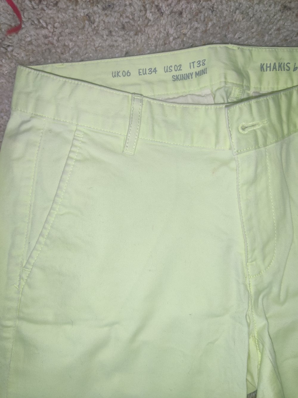 GAP Skinny Mini Khakis in Pale Yellow